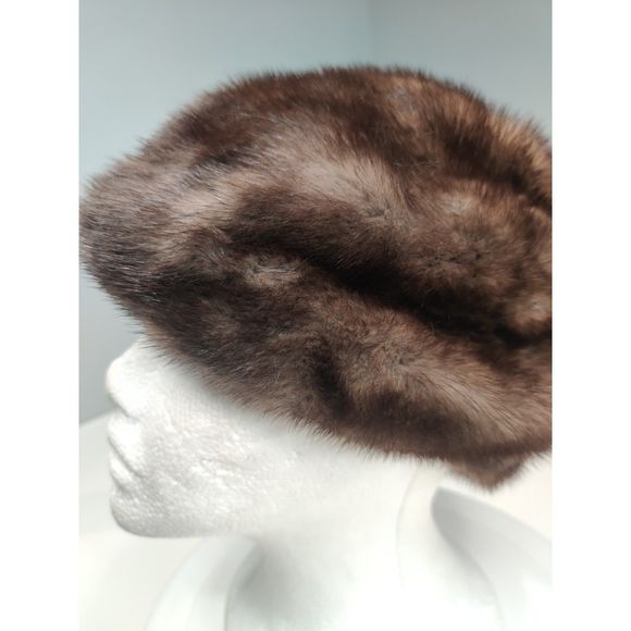 Vintage Dark Brown Mink Beret Style Hat from Canada 20.5\